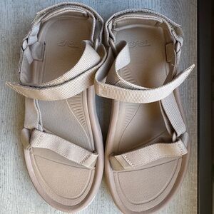 Teva's Hurricane XLT2 sandals / Sesame